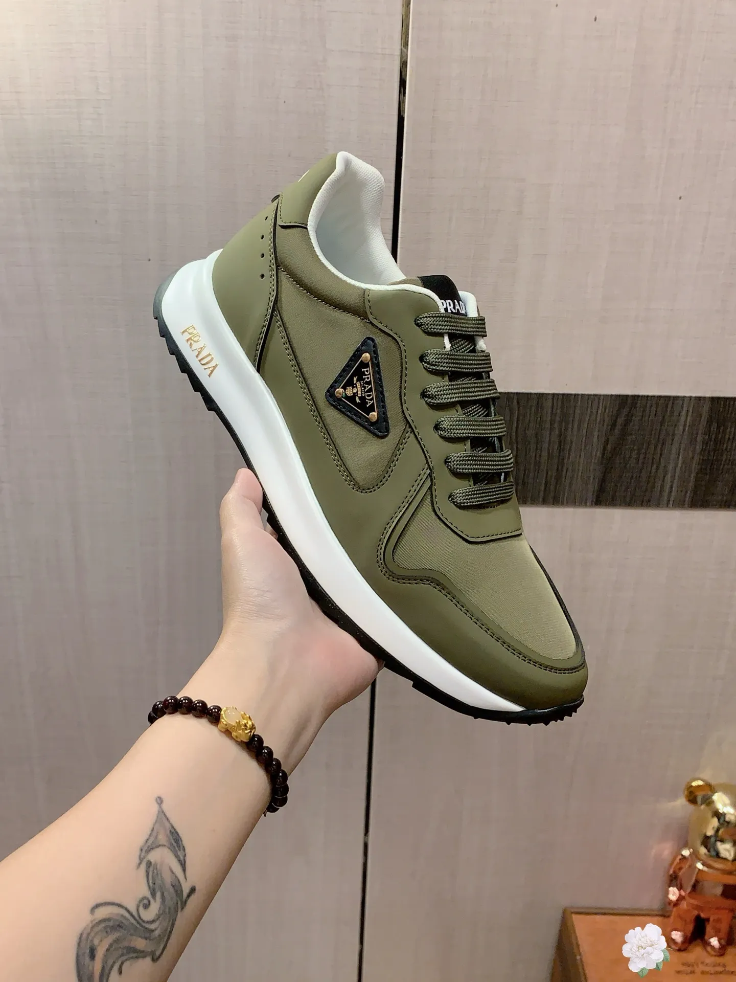 Men's men's shoes💰460💰💰🎩🎩[Lightning][Lightning] "PRADA*" The latest and most popular casual shoes, top brand [seduce] luxury ~ purchasing agency, top ~ quality. [Strong] The upper is made of imported breathable cowhide with material ➕ breathable sheepskin feet (•) and fine workmanship. The original stylish and stylish soft rubber wear-resistant and non-slip outsole is light and comfortable on the feet. The real thing looks better when photographed in person. 0121: code: 38-44, 4️⃣ colors selected